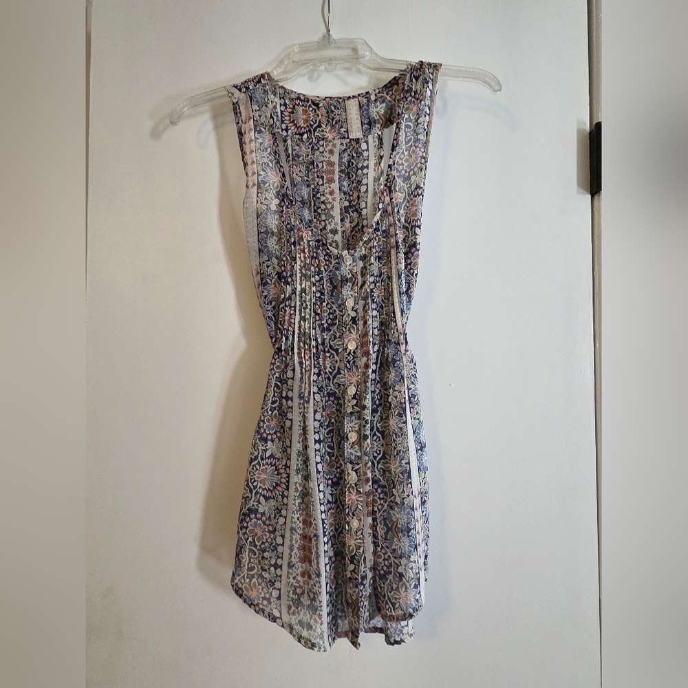 American Rag Blue and Cream Floral Sleeveless Button-Front Tunic